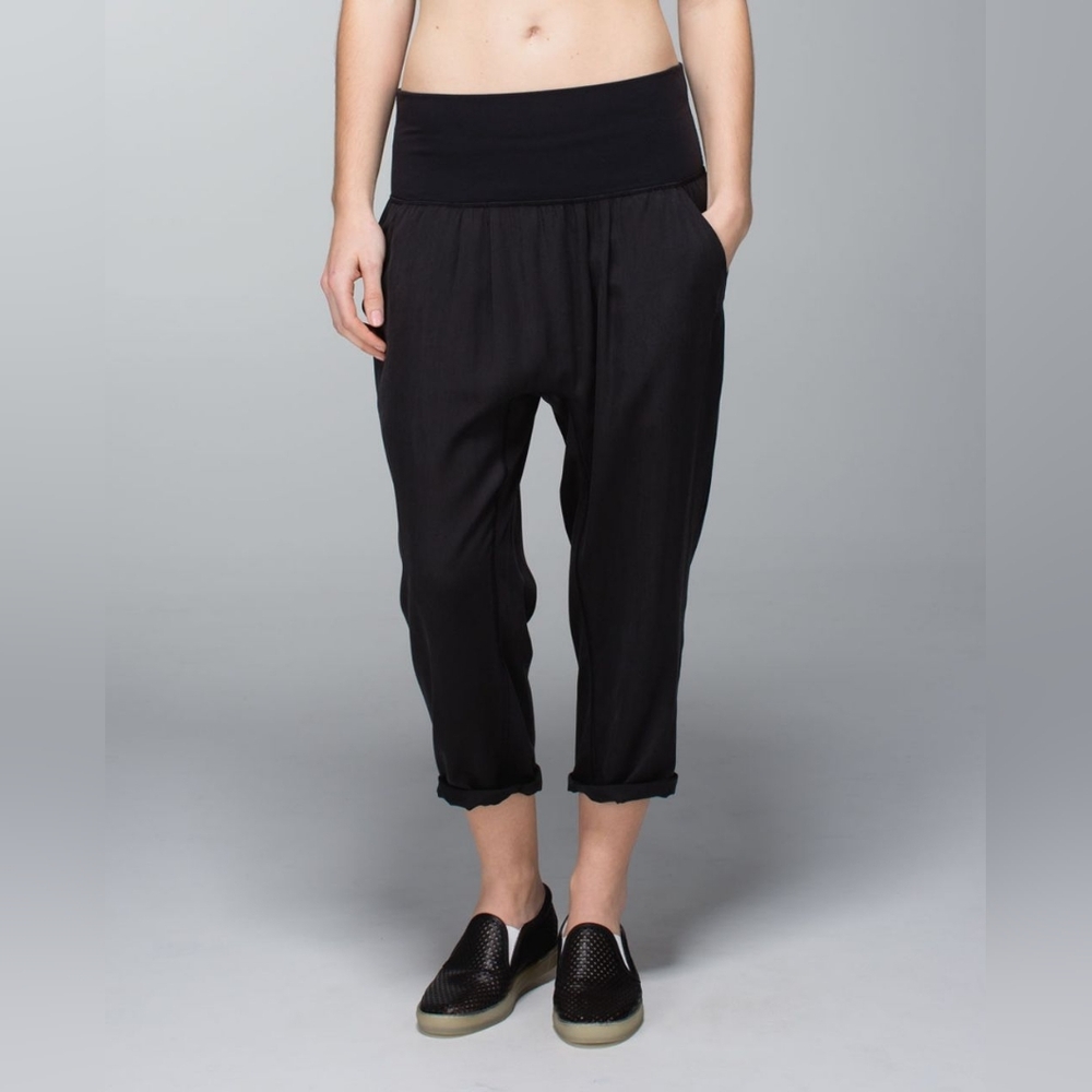 Lululemon Post Power Crop Size 4
